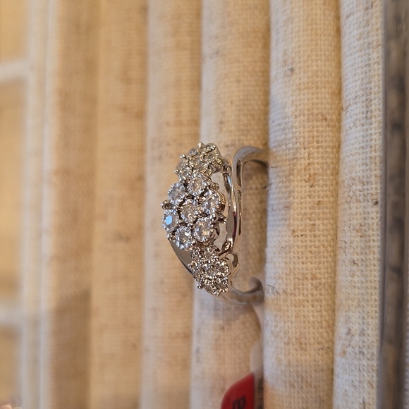 DIAMOND BLOSSOM BRAND WOMEN'S STERLING SILVER 1/4 CTTW DIAMOND RING SIZE 7 - Picture 3 of 15